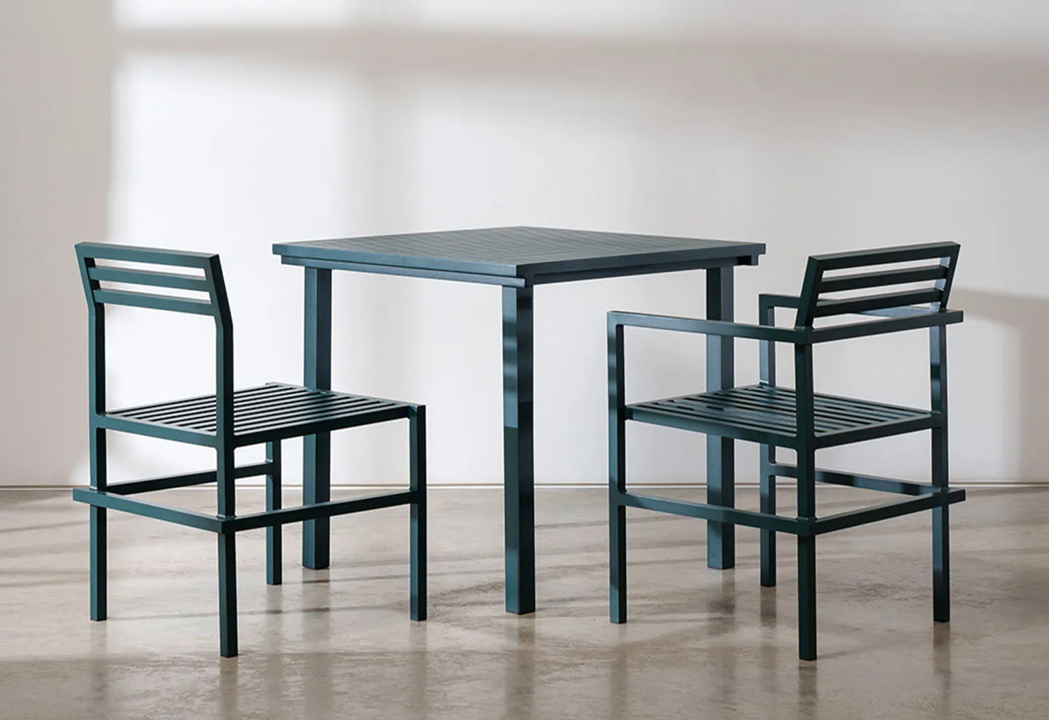 19 Outdoors Dining Armchair