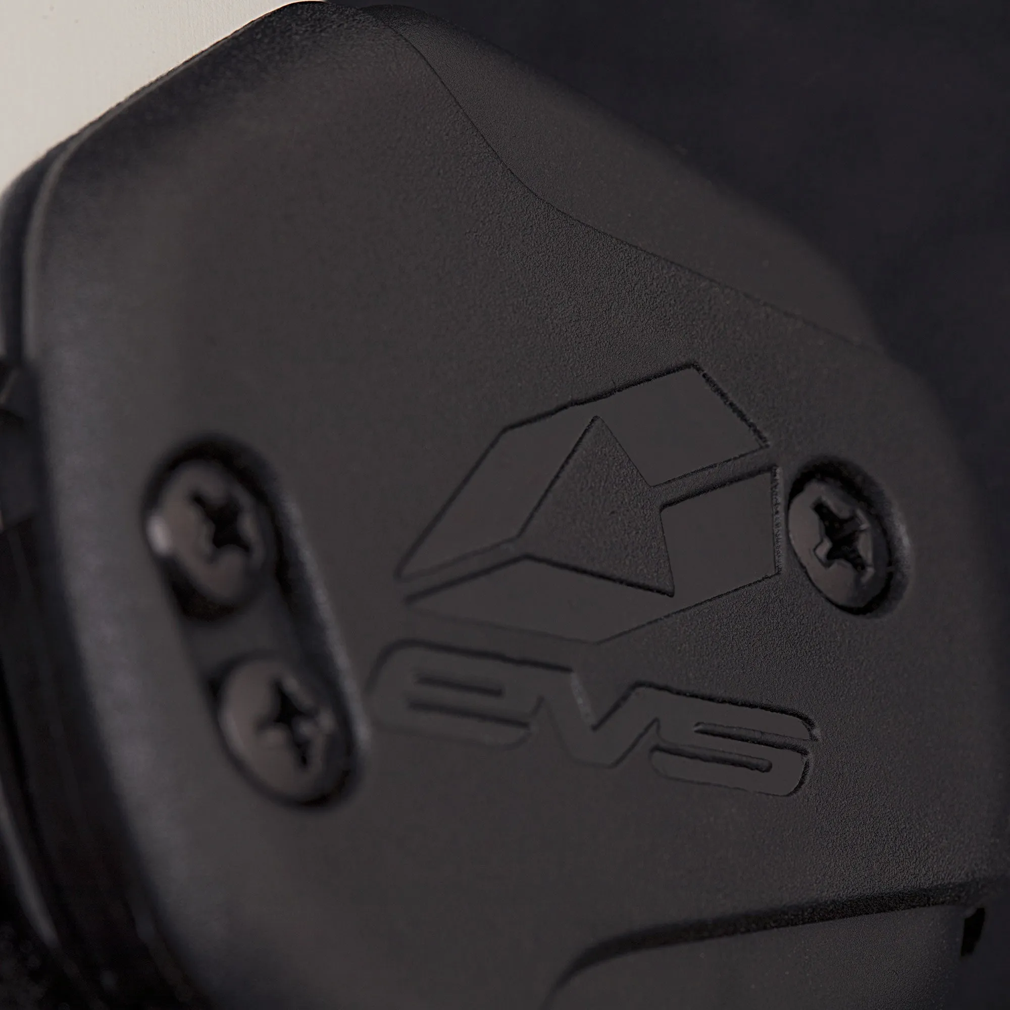 Axis Pro Knee Brace - Single