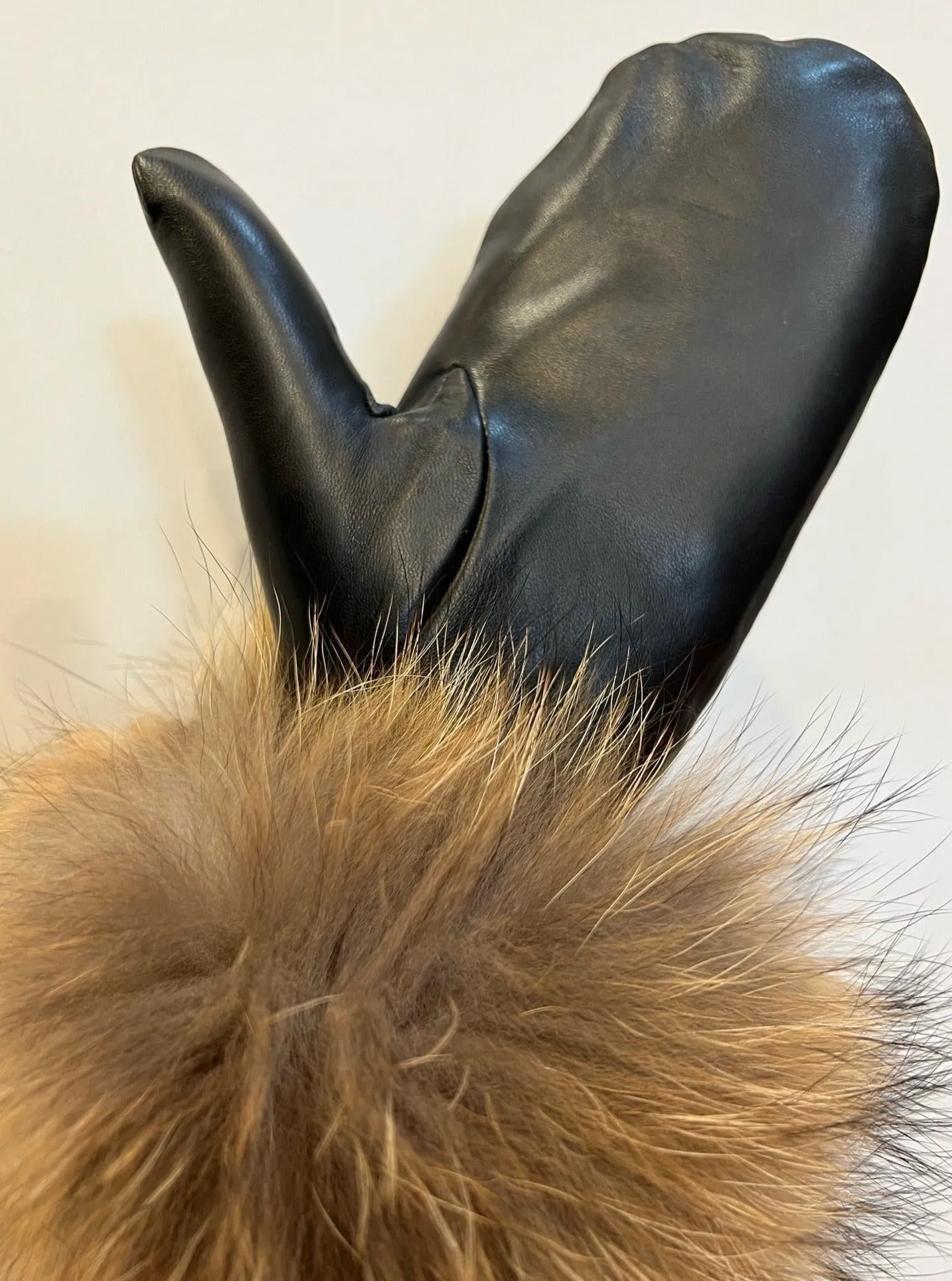Leather Mittens with Finn Raccoon Fur Trim [Black-MTHU01]