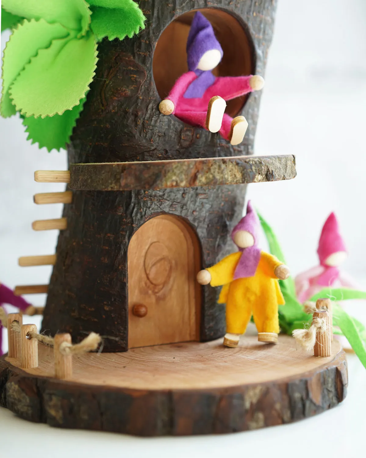 Magic Wood Tree Cave