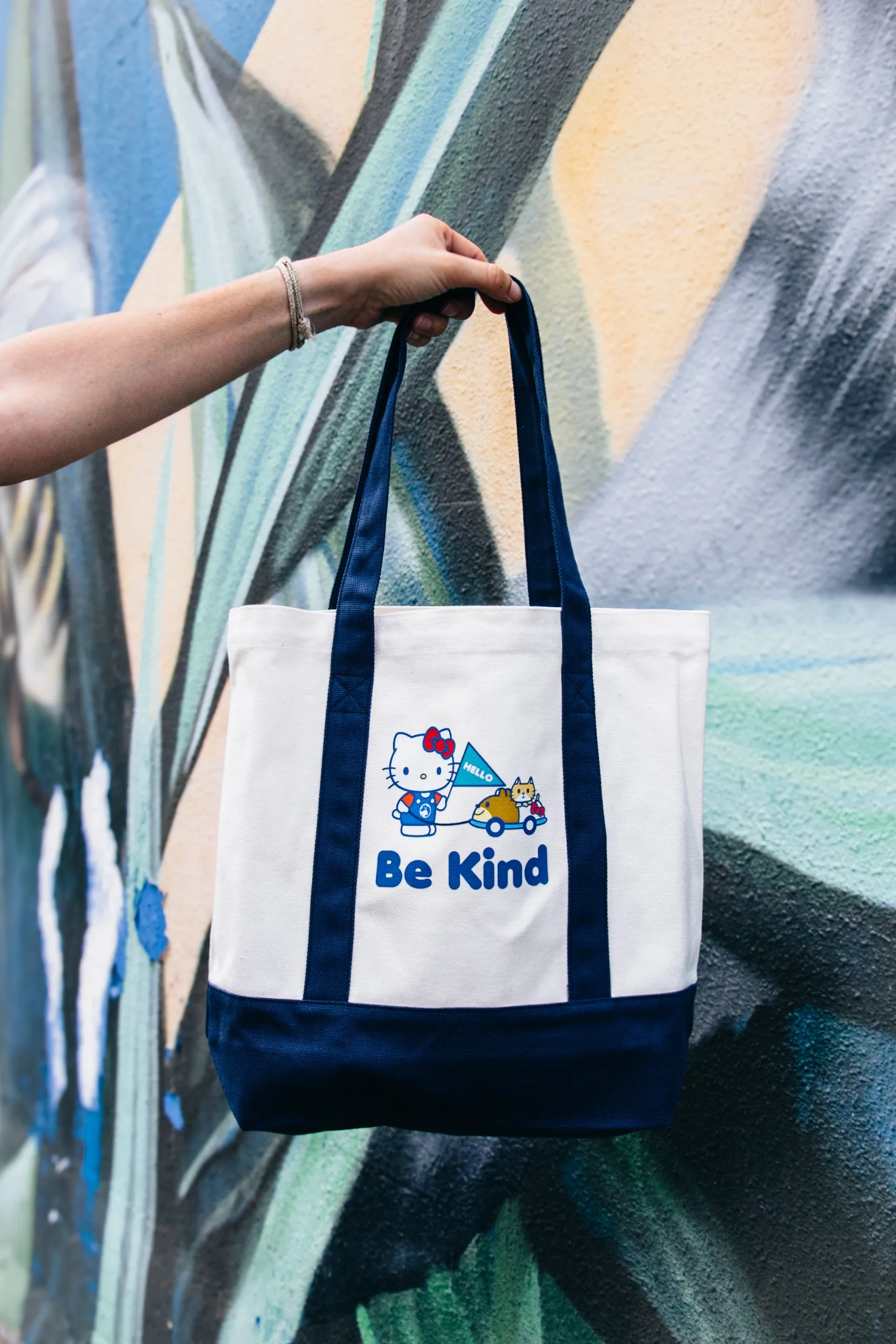 Sanrio - Medium Hello Kitty -Tote